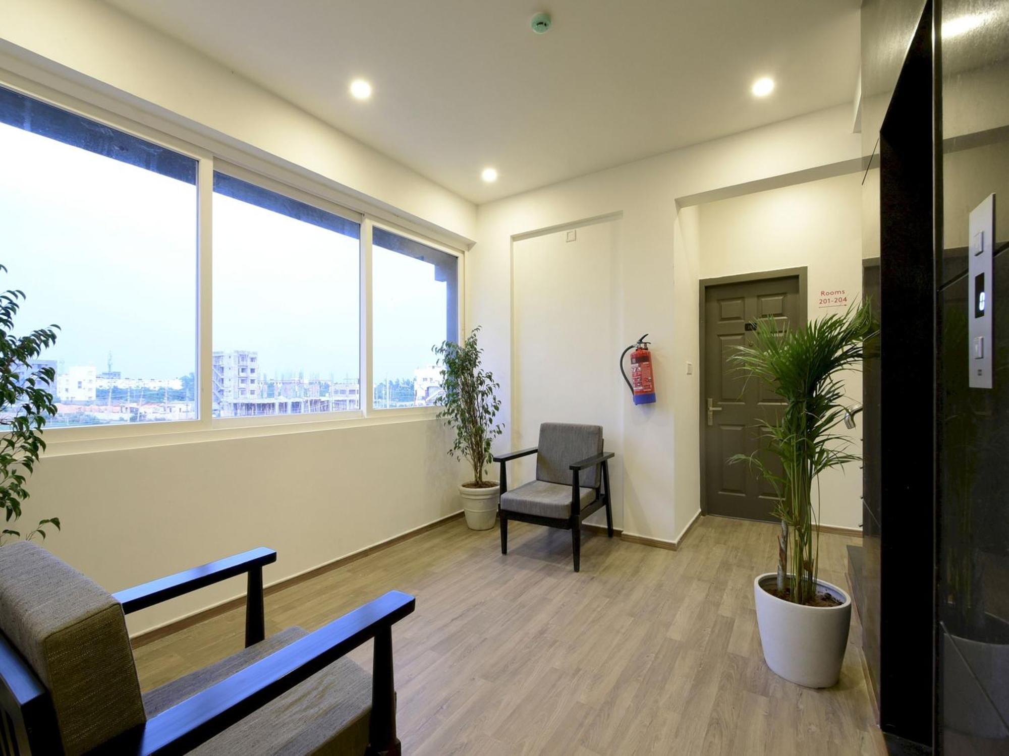 Townhouse Airport Road Hotel Yelahanka Eksteriør billede