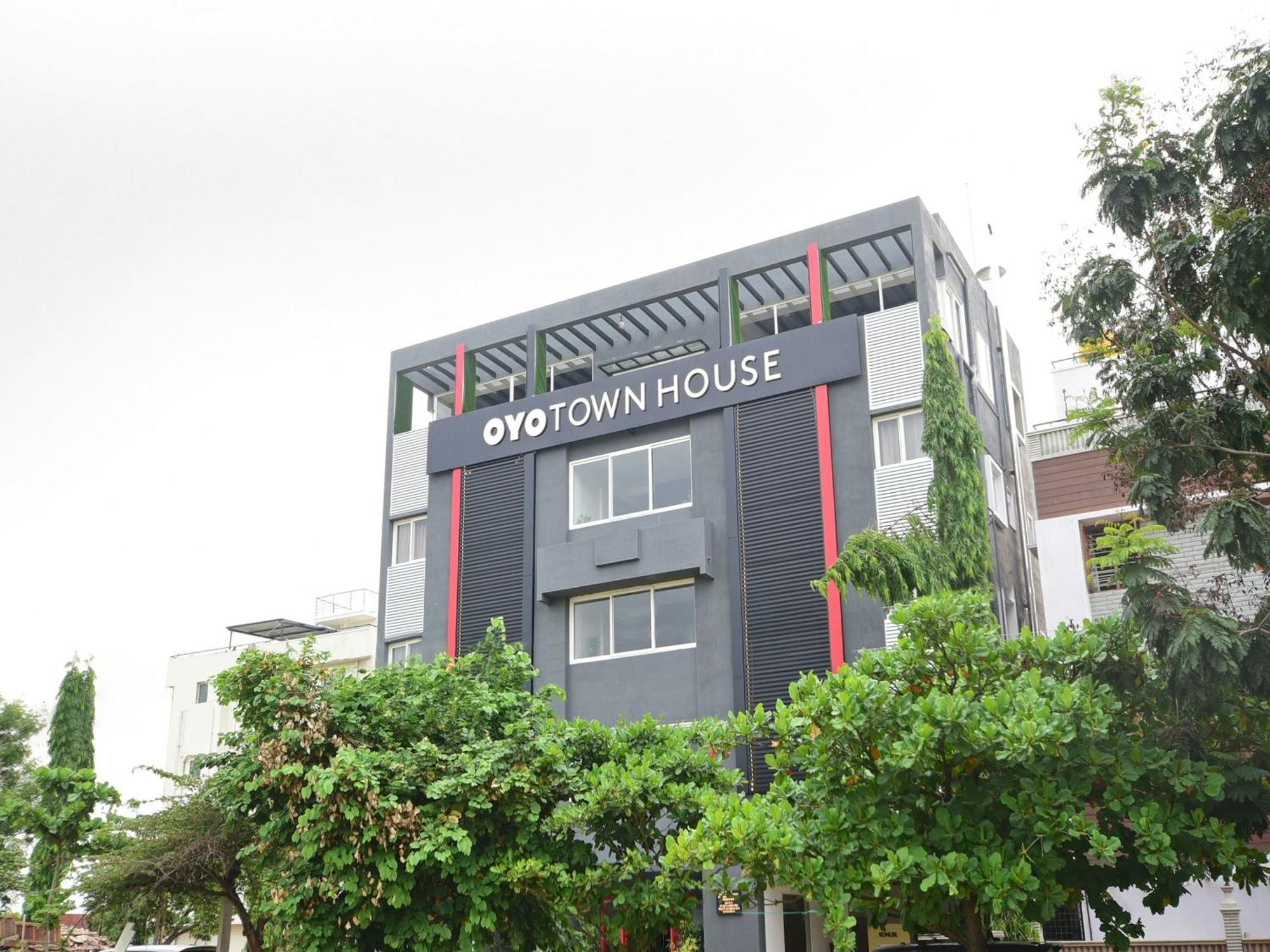 Townhouse Airport Road Hotel Yelahanka Eksteriør billede
