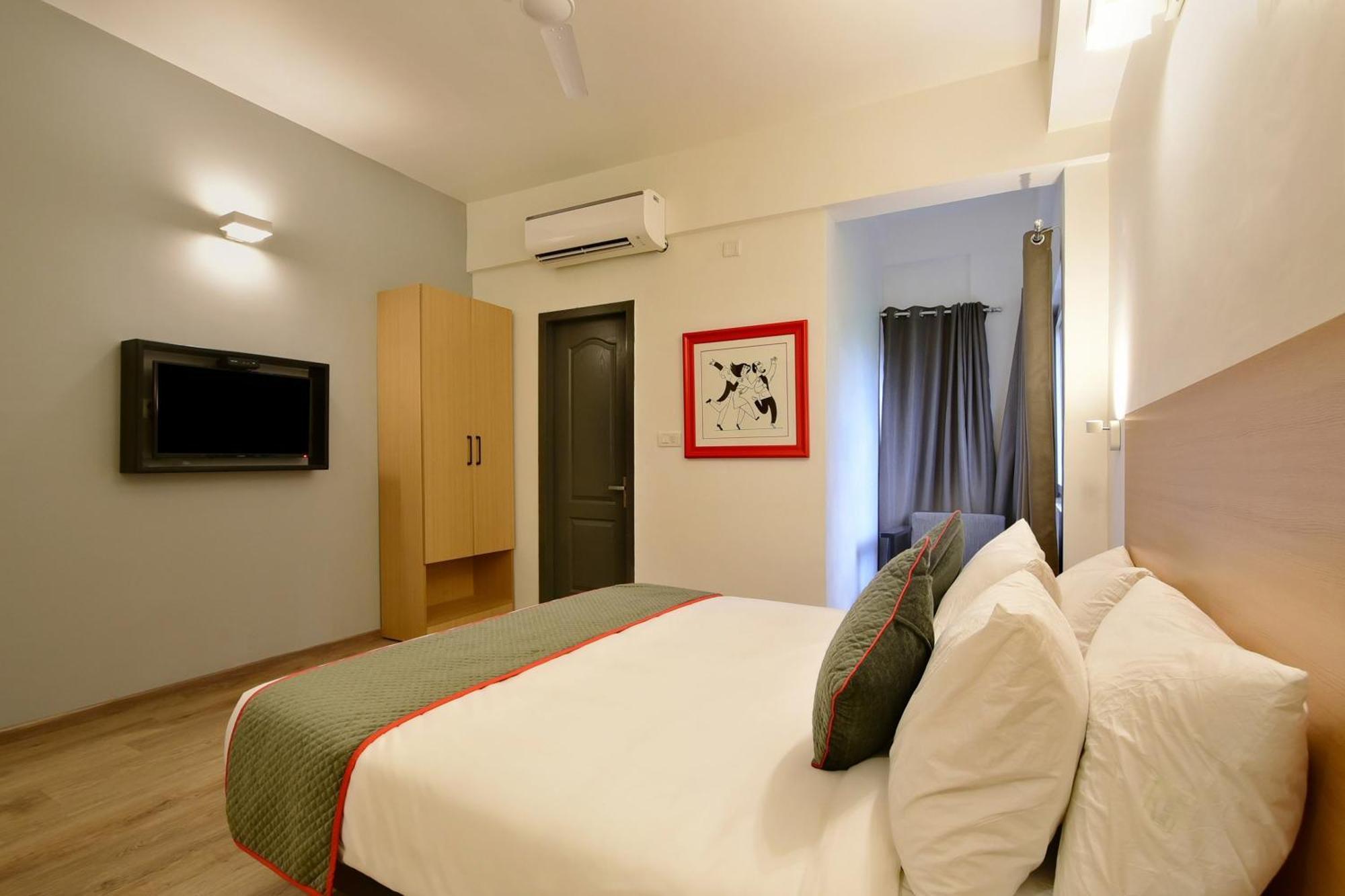 Townhouse Airport Road Hotel Yelahanka Eksteriør billede