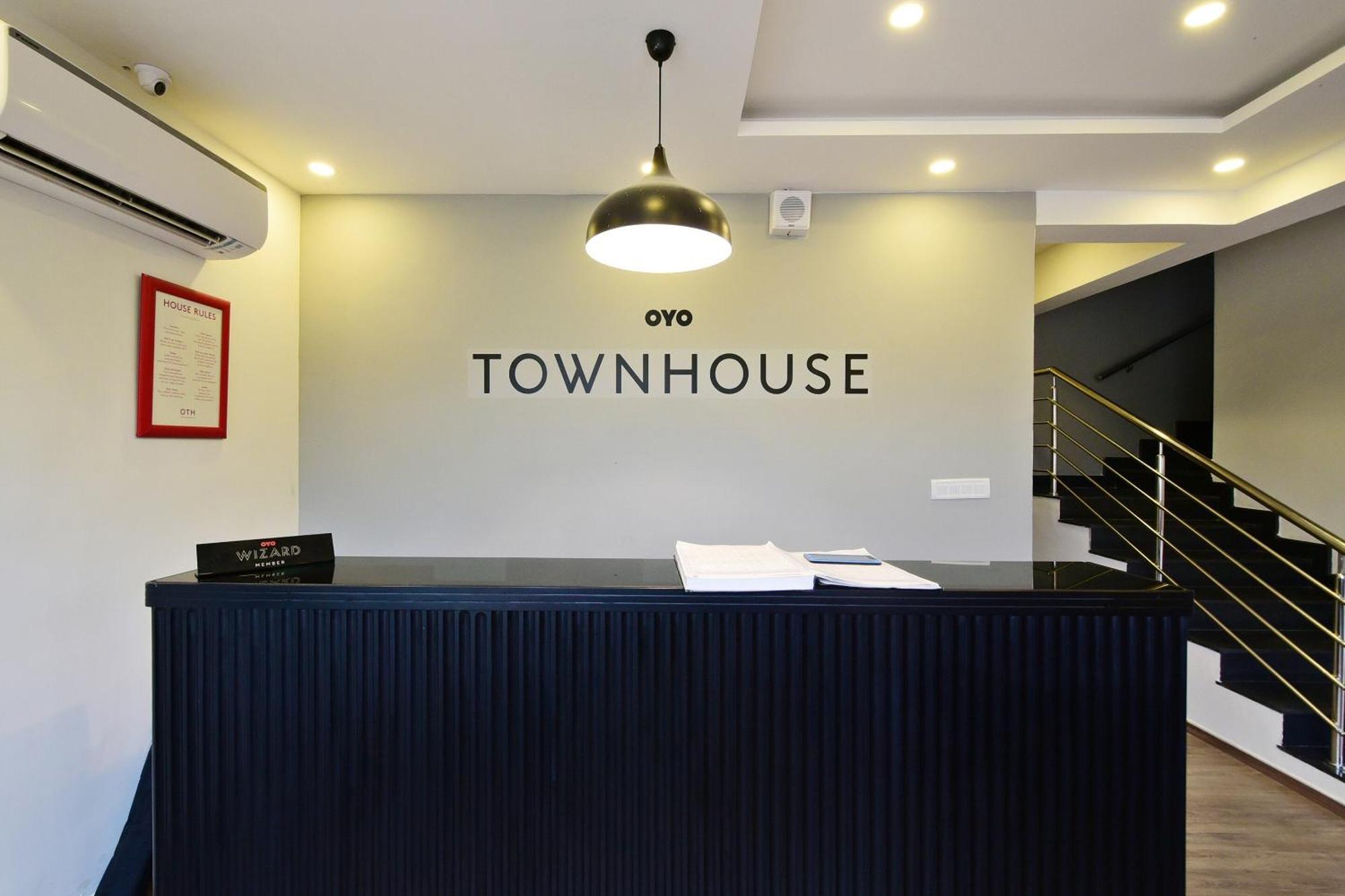 Townhouse Airport Road Hotel Yelahanka Eksteriør billede