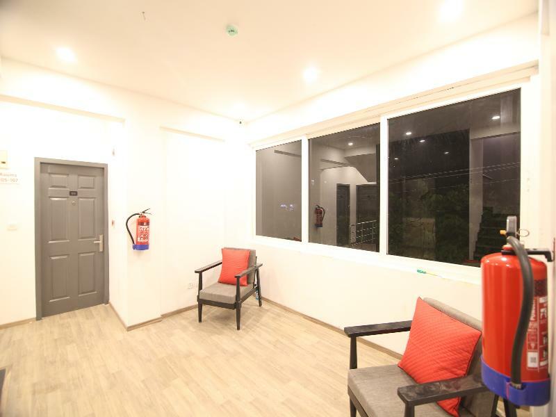 Townhouse Airport Road Hotel Yelahanka Eksteriør billede