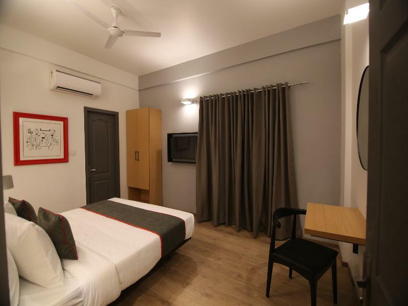 Townhouse Airport Road Hotel Yelahanka Eksteriør billede