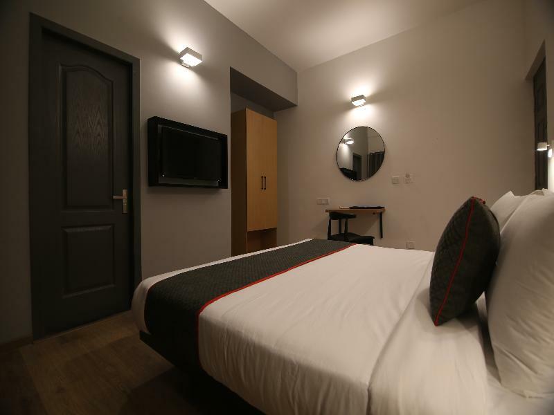 Townhouse Airport Road Hotel Yelahanka Eksteriør billede