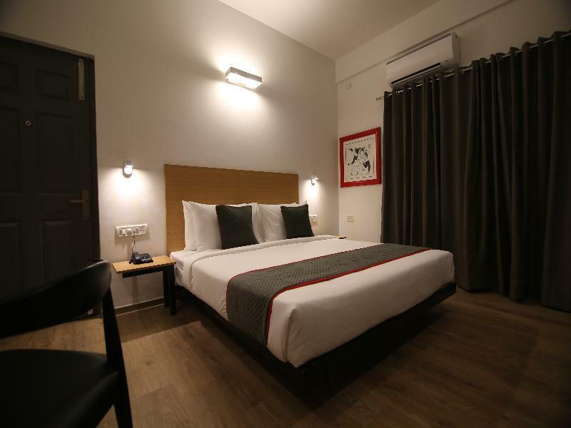 Townhouse Airport Road Hotel Yelahanka Eksteriør billede