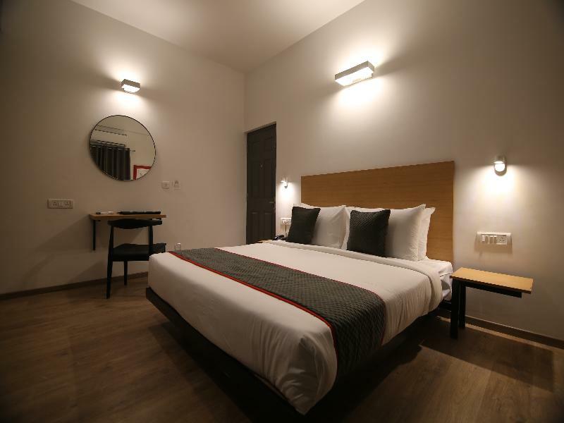 Townhouse Airport Road Hotel Yelahanka Eksteriør billede